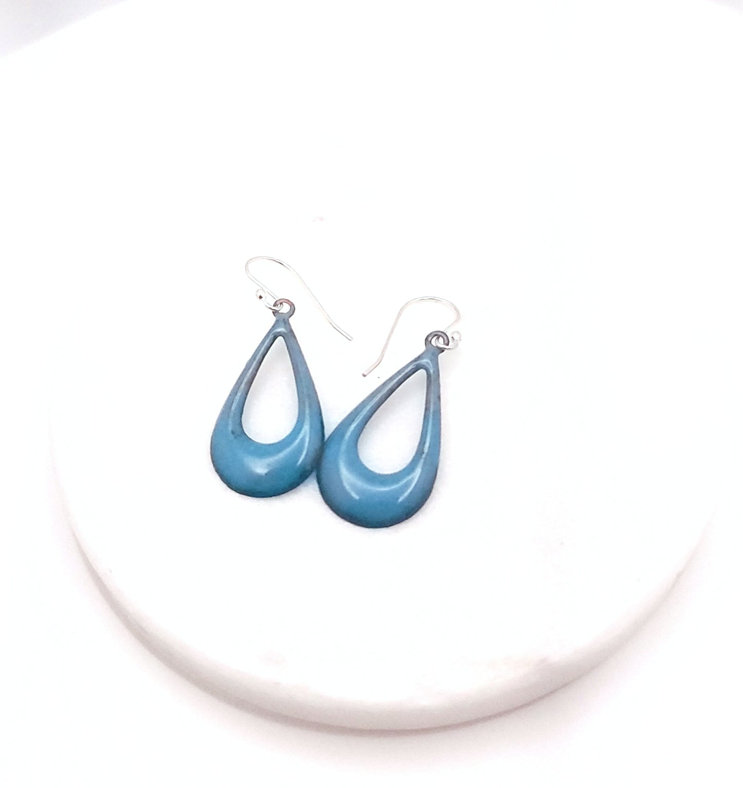 Teardrop Cutout Earrings