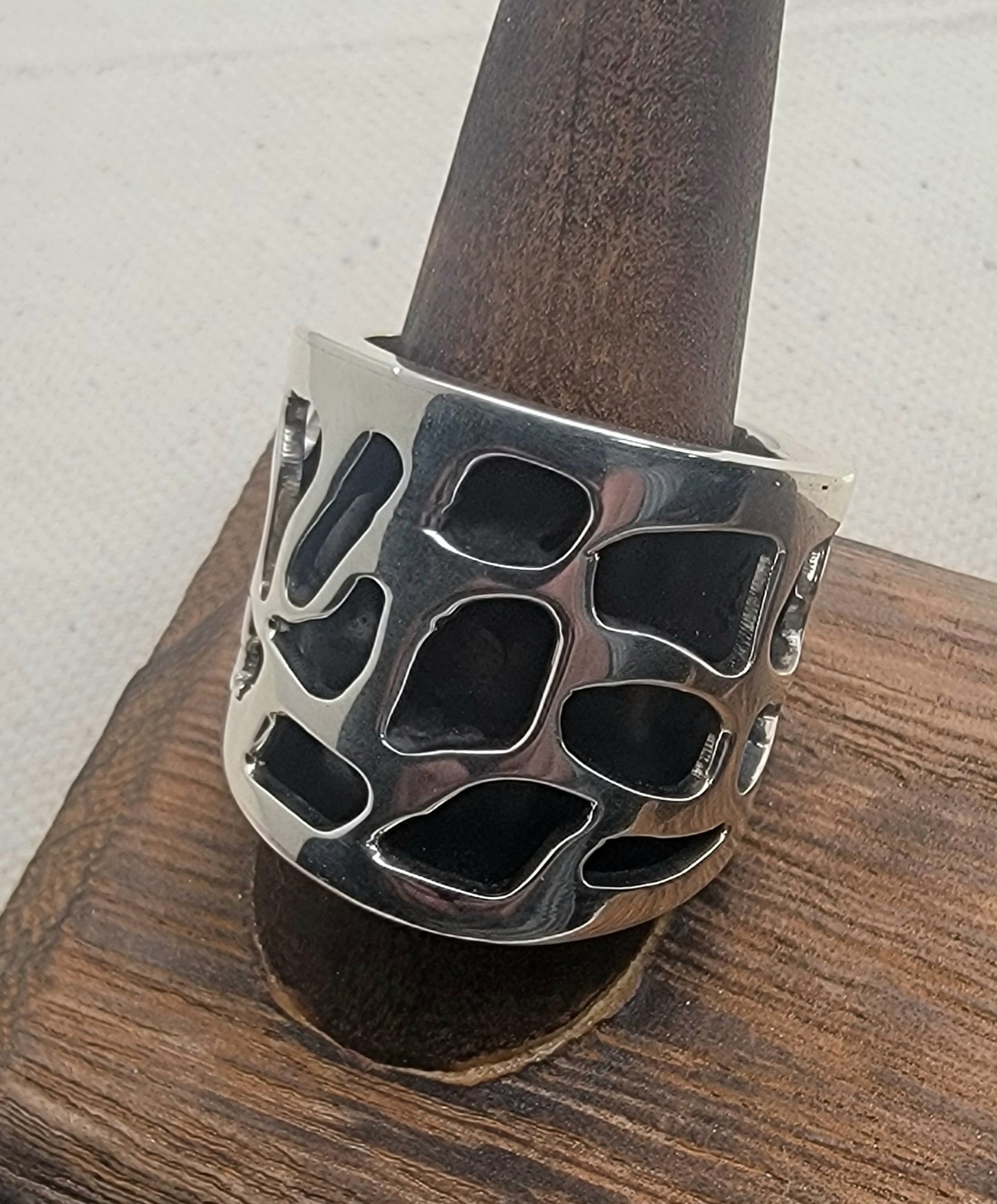 925 Sterling Silver Abstract Design Ring