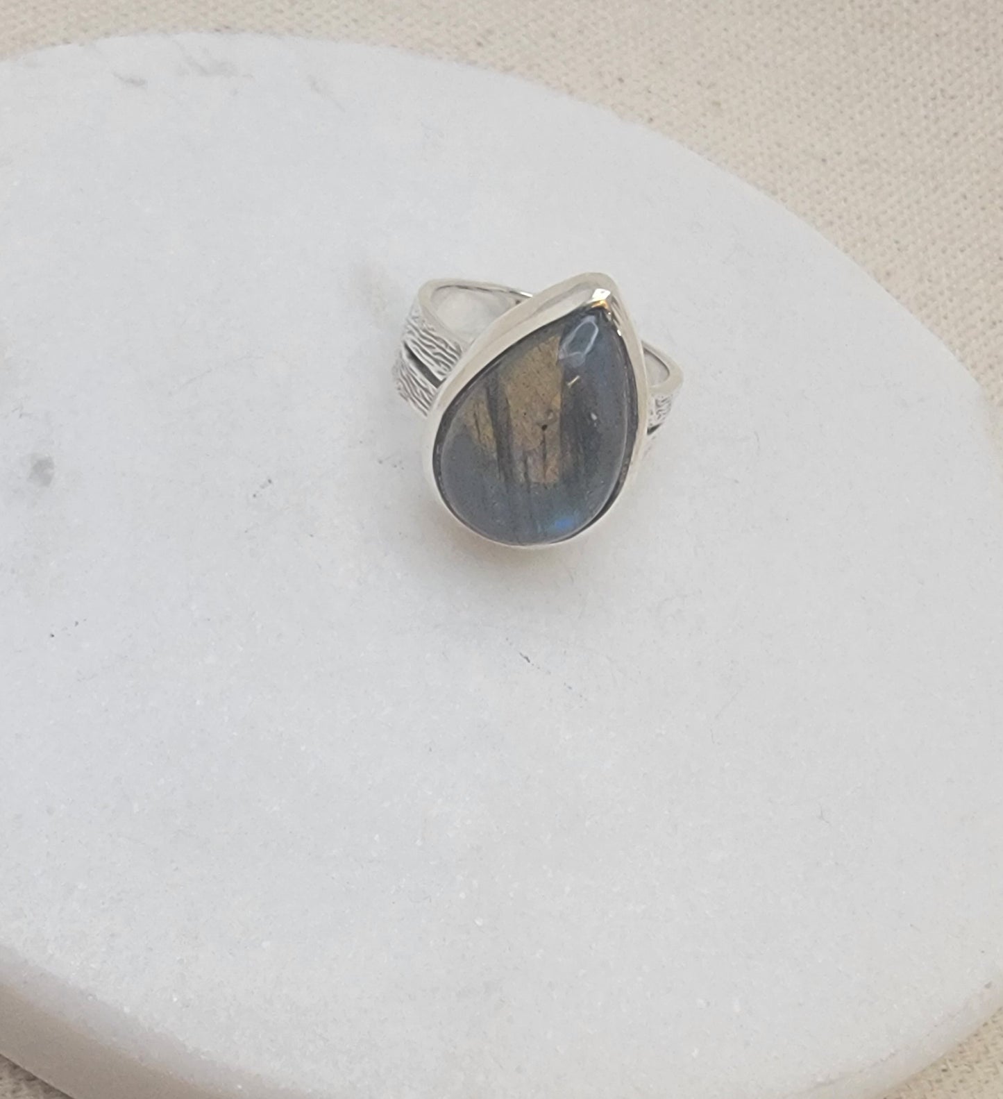 Sterling Silver Teardrop Labradorite Ring (Size 6.5)