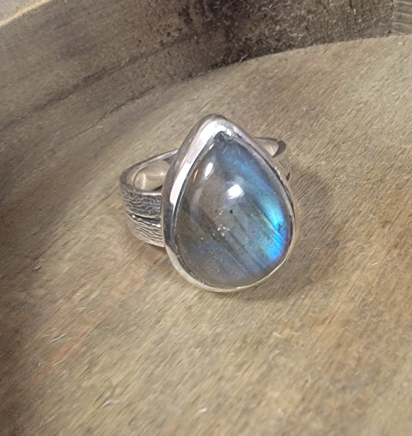 Sterling Silver Teardrop Labradorite Ring (Size 6.5)